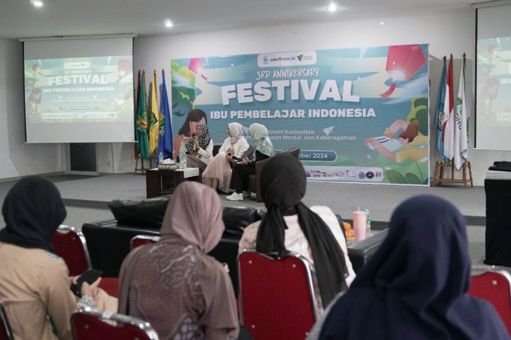 Sesi talkshow mindfulness pada acara Festival Ibu Pembelajar Indonesia, di Kampus Khadijah Learning Center, BSD City, Minggu (22/12/2024).