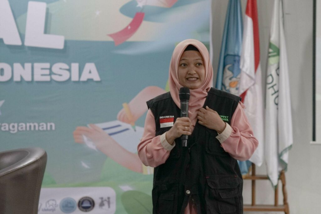 Dian Sukma Riany, Partnership Dompet Dhuafa, menyampaikan sambutan pada acara Festival Ibu Pembelajar Indonesia, di Kampus Khadijah Learning Center, BSD City, Minggu (22/12/2024).