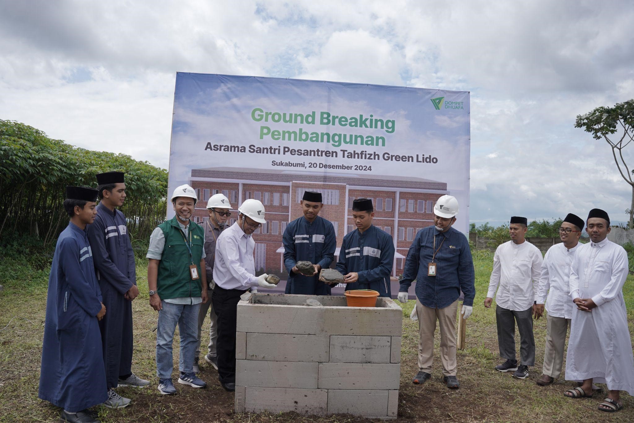 Peletakkan batu pertama pembangunan Asrama Santri, PTGL, Sukabumi, pada Jumat (20/12/2024).