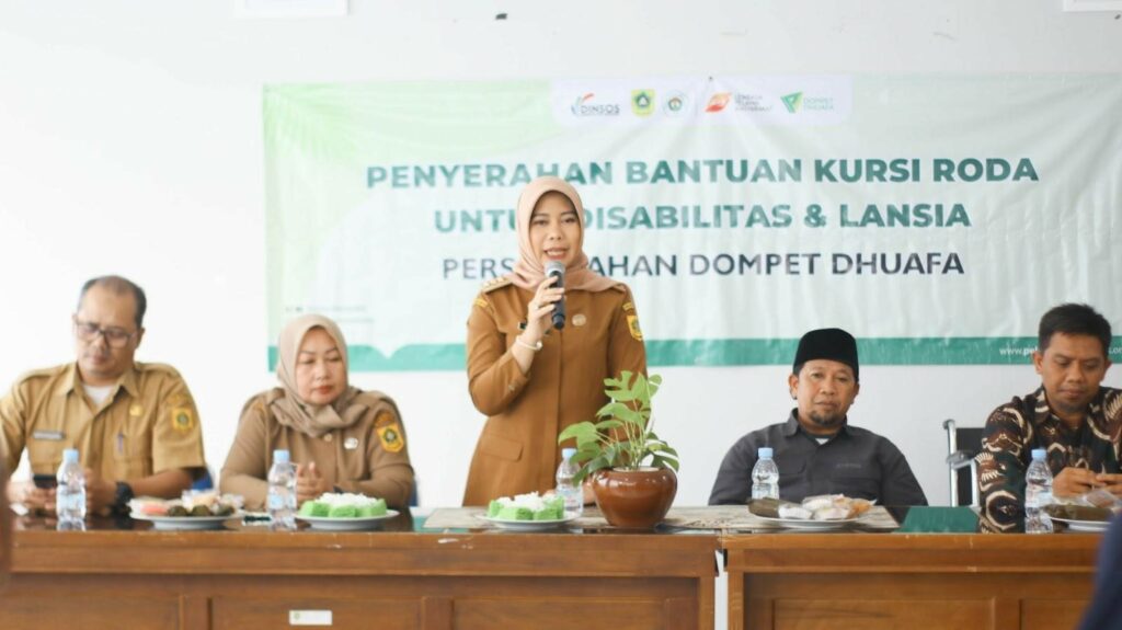 Dita Aprilia, Camat Kecamatan Rancabungur, Kabupaten Bogor dalam sambutannya menyampaikan apresiasi kepada Dompet Dhuafa atas kepeduliannya mensejahterakan penyandang disabilitas dan lansia di Kabupaten Bogor. 