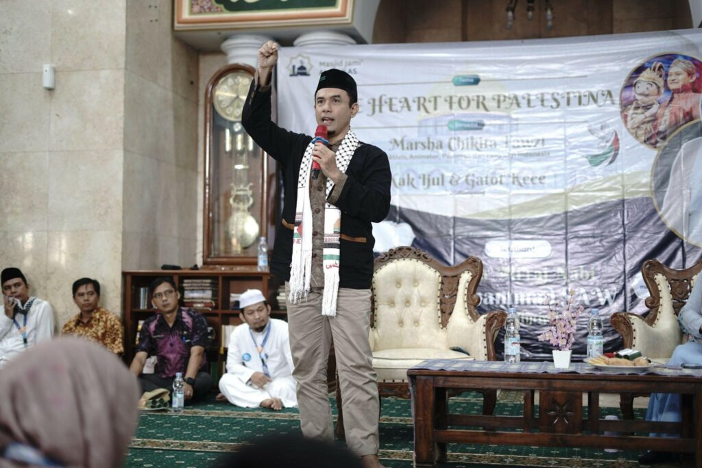 Herman Budianto selaku General Manager Legal Dompet Dhuafa menyampaikan sejarah konflik yang terjadi antara Palestina dan Israel pada Talkshow Kemanusiaan “Satu Hati untuk Palestina” pada Kamis (30/1/2025).