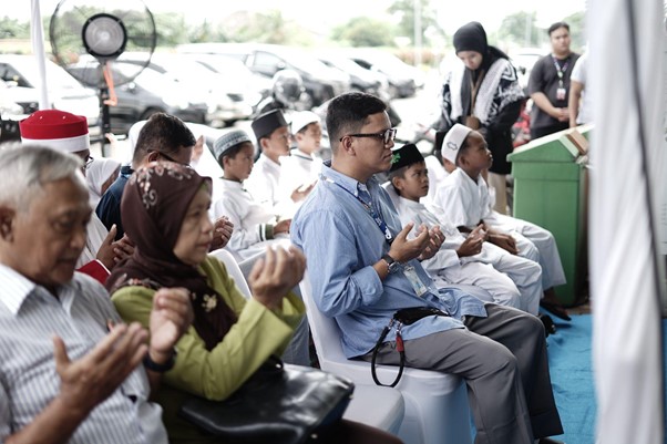 Arief Muhammad seorang pengusaha, turut hadir meresmikan cabang pertama dari Klinik Sunat Kita, di wilayah Summarecon Bekasi, pada Jumat (7/2/2025).