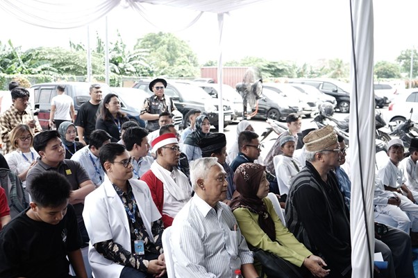 Peresmian Klinik Sunat Kita dihadiri oleh berbagai pihak perwakilan pihak Klinik, Dokter, Media dan anak anak yatim, pada Jumat (7/2/2025).